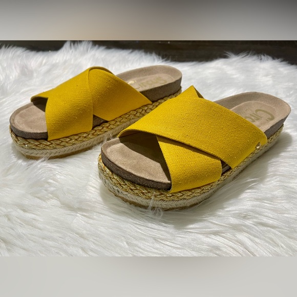 Circus by Sam Edelman Shoes - STYLISH Yellow Circus by Sam Edelman Ola Slide Sandal Sz 8